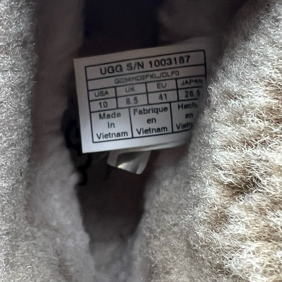 Ugg Brown Suede Boots w/Sherling - EXCELLENT CONDITION - Size 10 - Picture 7 of 7